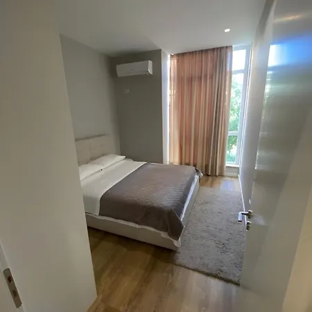 Elior Comfort New Bazaar Apartamento Tirana
