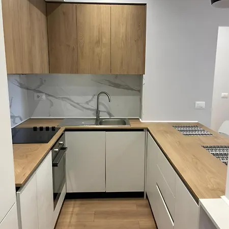 Elior Comfort New Bazaar Apartamento Tirana